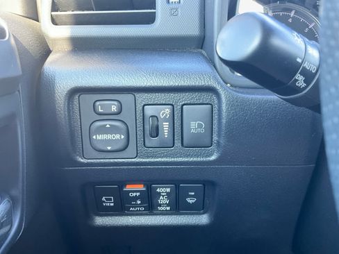 Used 2023 Toyota 4Runner Limited AWD/4WD image 18