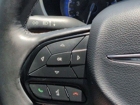Used 2019 Chrysler Pacifica Touring-L w/ Premium Audio Group FWD image 24