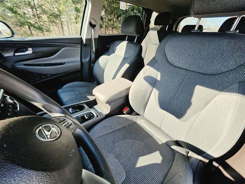 Used 2019 Hyundai Santa Fe SE AWD/4WD image 18