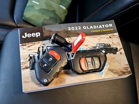 Used 2022 Jeep Gladiator Rubicon w/ LED Lighting Group image 27