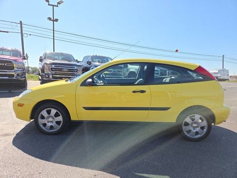 Used 2002 Ford Focus ZX3 Hatchback image 3