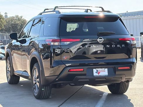 New 2026 Nissan Pathfinder SV image 5