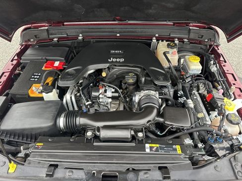 Used 2021 Jeep Wrangler Sport image 29