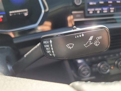 Used 2022 Volkswagen Jetta SE image 28