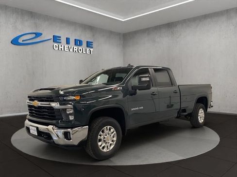 New 2026 Chevrolet Silverado 3500 LT w/ Safety Package AWD/4WD image 4