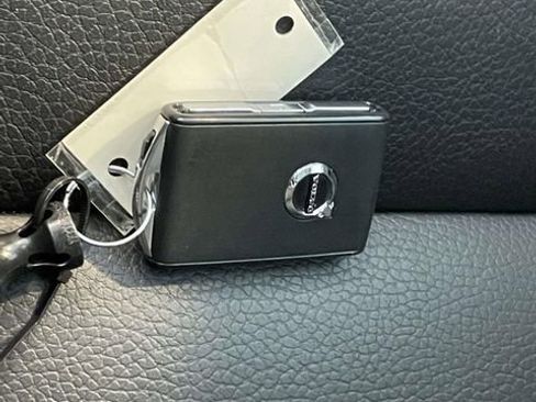 Used 2023 Volvo XC90 B6 Plus w/ Protection Package Premier image 32