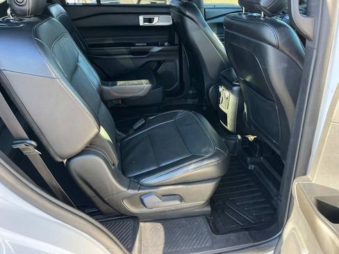 Used 2020 Ford Explorer Limited image 27