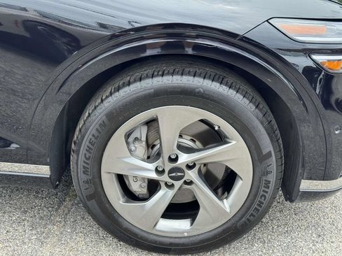 Certified 2026 Genesis GV70 2.5T Advanced AWD/4WD image 9