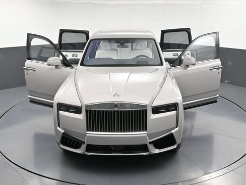 New 2026 Rolls-Royce Cullinan AWD/4WD image 38