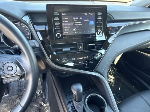 Used 2024 Toyota Camry SE image 19