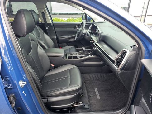 Used 2025 Kia Sorento S w/ Panoramic Sunroof Package AWD/4WD image 11