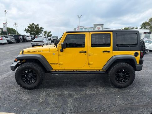 Used 2015 Jeep Wrangler Unlimited Rubicon w/ Dual Top Group AWD/4WD image 3