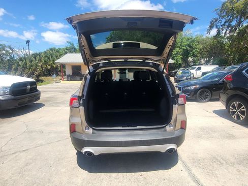 Used 2020 Ford Escape SE FWD image 28