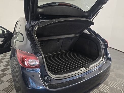 Used 2018 MAZDA MAZDA3 Grand Touring w/ Premium Equipment Package image 11