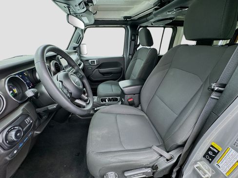 Used 2023 Jeep Wrangler Unlimited AWD/4WD image 13
