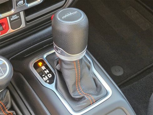 Used 2023 Jeep Gladiator Mojave w/ Cold Weather Group image 33