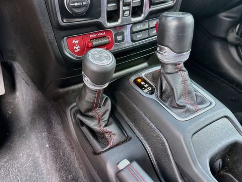 Used 2023 Jeep Wrangler Unlimited Rubicon 4xe AWD/4WD image 18