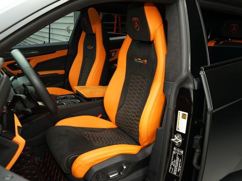 Used 2022 Lamborghini Urus image 10