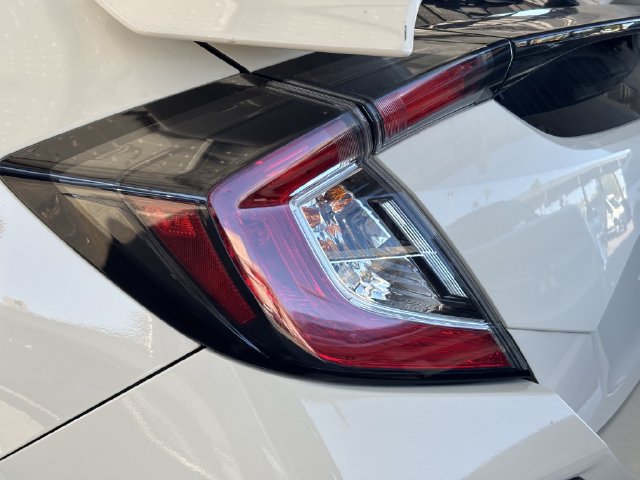 Used 2018 Honda Civic Type R image 10