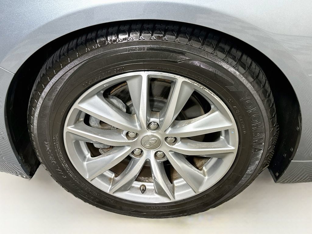 Used 2015 INFINITI Q50 w/ Moonroof Package RWD image 24