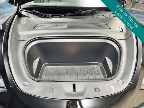 Used 2025 Tesla Model Y Performance AWD/4WD image 10