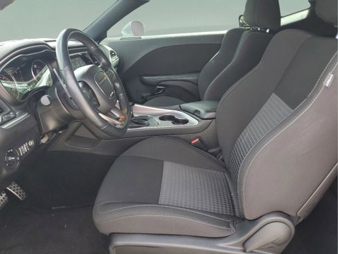 Used 2022 Dodge Challenger R/T w/ Performance Handling Group image 15