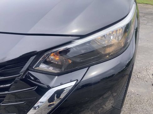 Used 2025 Nissan Sentra SV FWD image 10