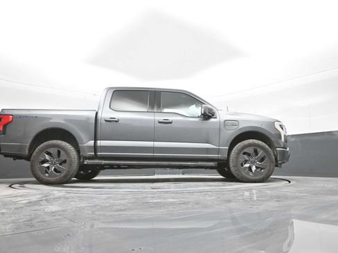 Used 2023 Ford F150 Lightning Lariat image 40