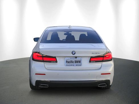 Certified 2023 BMW 530e w/ Convenience Package image 5