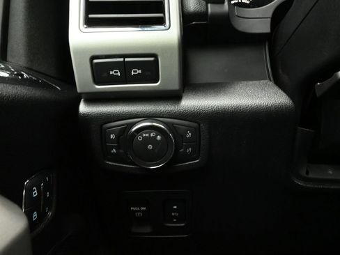 Used 2018 Ford F150 Lariat image 18