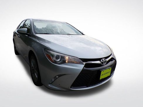 Used 2017 Toyota Camry SE FWD image 9