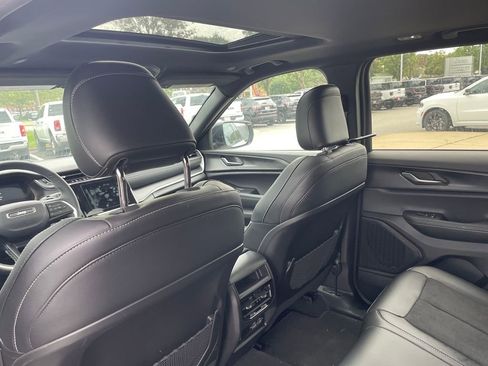 Used 2025 Jeep Grand Cherokee Altitude w/ Trailer Tow Package image 8