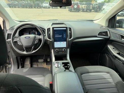 Certified 2024 Ford Edge SE w/ Black Appearance Package AWD/4WD image 2