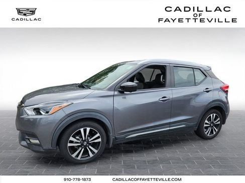 Used 2019 Nissan Kicks SR w/ SR Premium Package FWD image 1