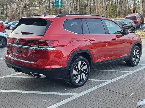 Certified 2024 Volkswagen Atlas SE image 3