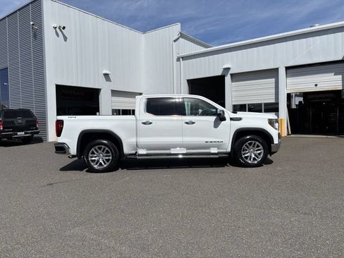 Used 2021 GMC Sierra 1500 SLT w/ SLT Premium Plus Package AWD/4WD image 8