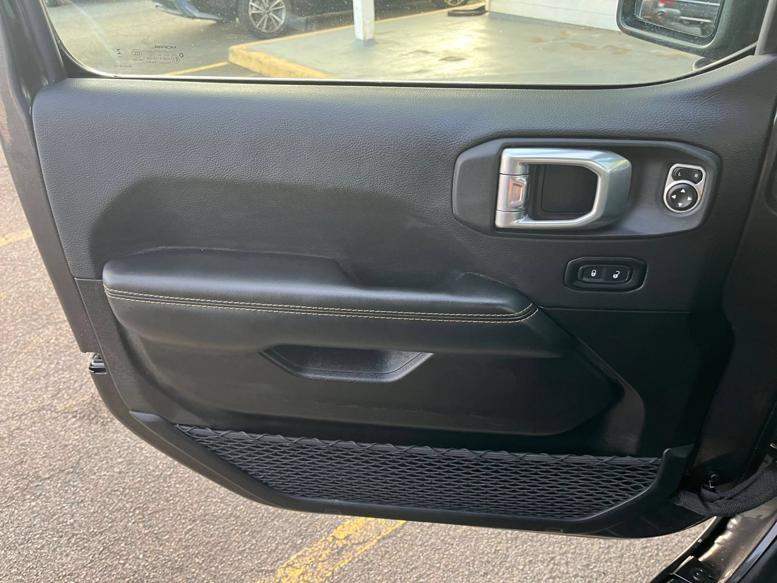 Used 2025 Jeep Wrangler Unlimited Sahara AWD/4WD image 18