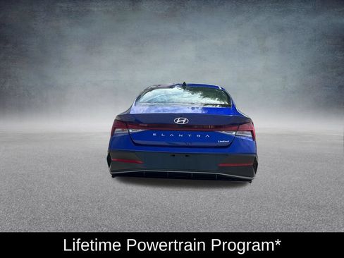 Used 2025 Hyundai Elantra Limited FWD image 4