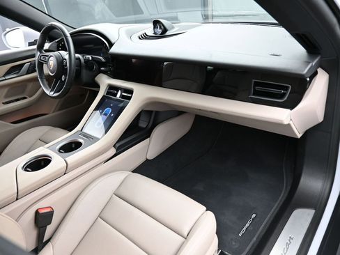Certified 2025 Porsche Taycan RWD image 33