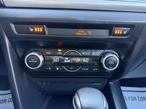 Used 2014 MAZDA MAZDA3 s Touring FWD image 19