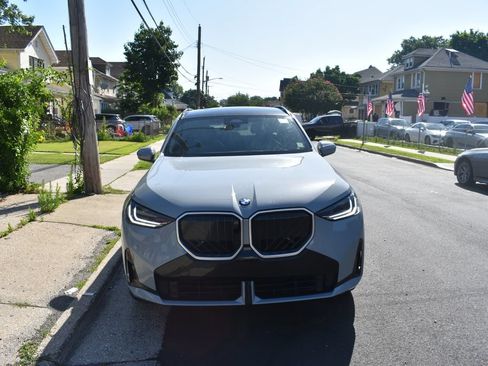 Used 2025 BMW X3 xDrive30i AWD/4WD image 3