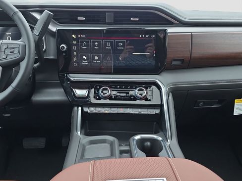 New 2026 GMC Sierra 2500 Denali Ultimate AWD/4WD image 14