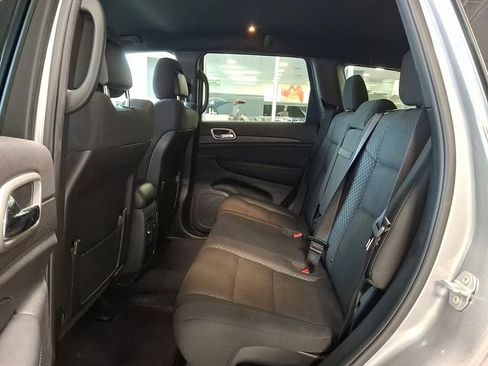 Used 2018 Jeep Grand Cherokee Laredo AWD/4WD image 10