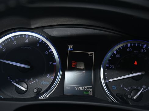 Used 2019 Toyota Highlander XLE image 14