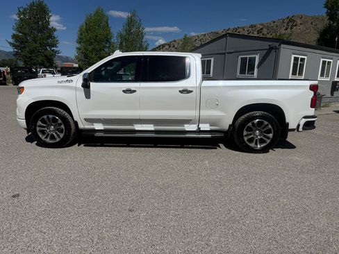 Used 2023 Chevrolet Silverado 1500 High Country w/ Max Trailering Package AWD/4WD image 2