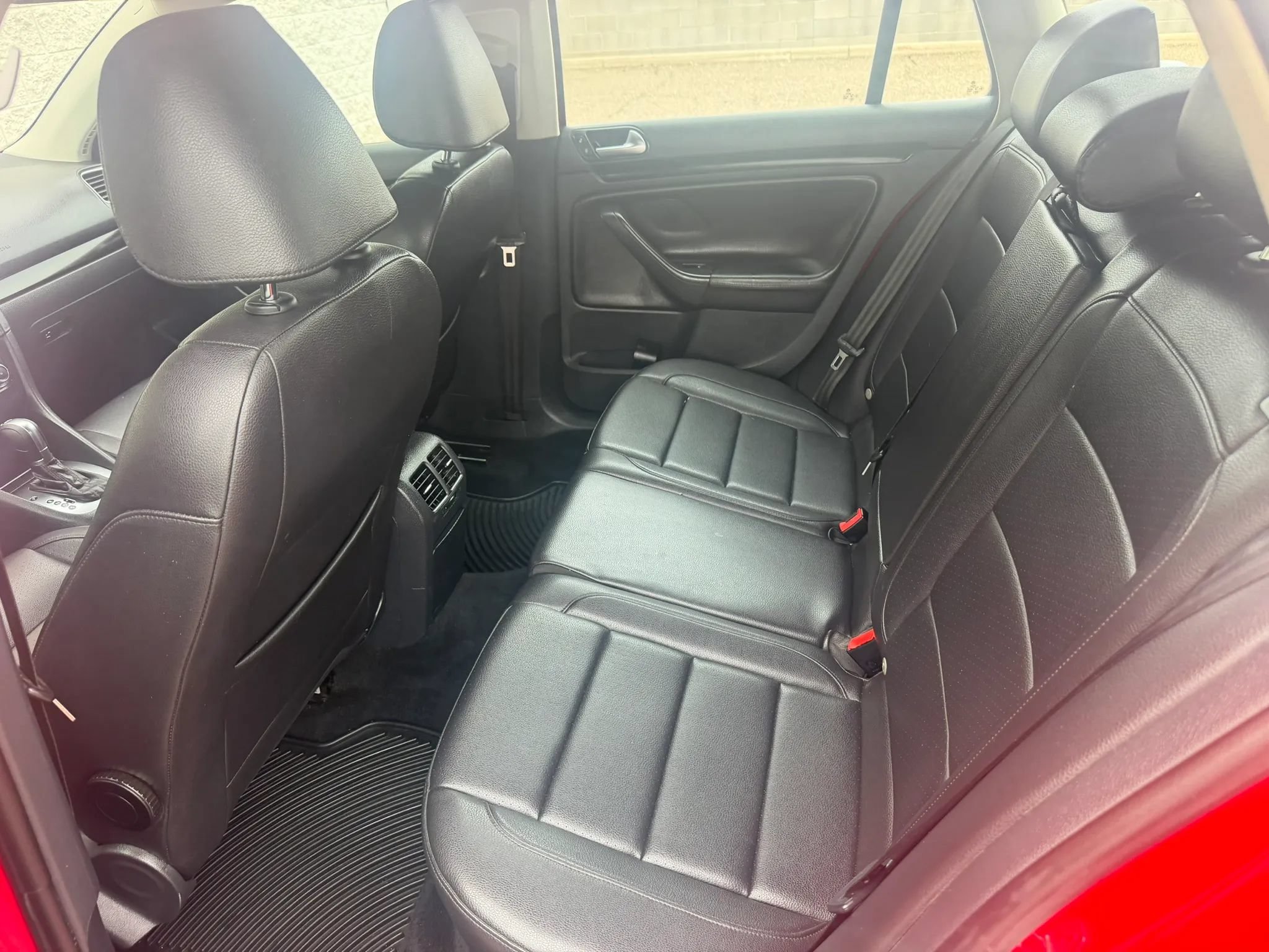 Used 2012 Volkswagen Jetta TDI FWD image 19