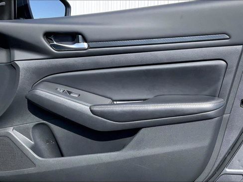 Used 2024 Nissan Altima 2.5 SV image 21