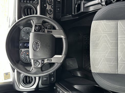 Used 2021 Toyota Tacoma TRD Off-Road image 38