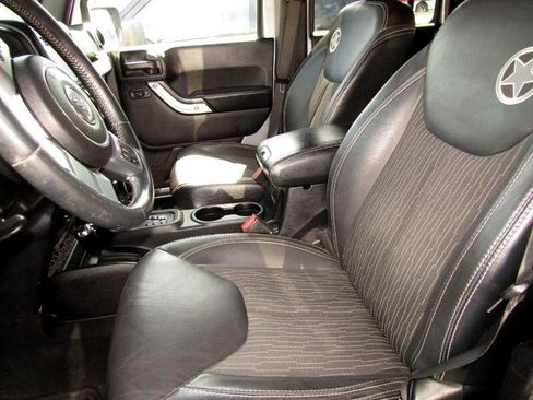 Used 2015 Jeep Wrangler Unlimited Sport image 58