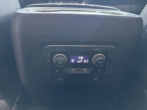 Used 2023 Chevrolet Suburban Z71 w/ Luxury Package image 34